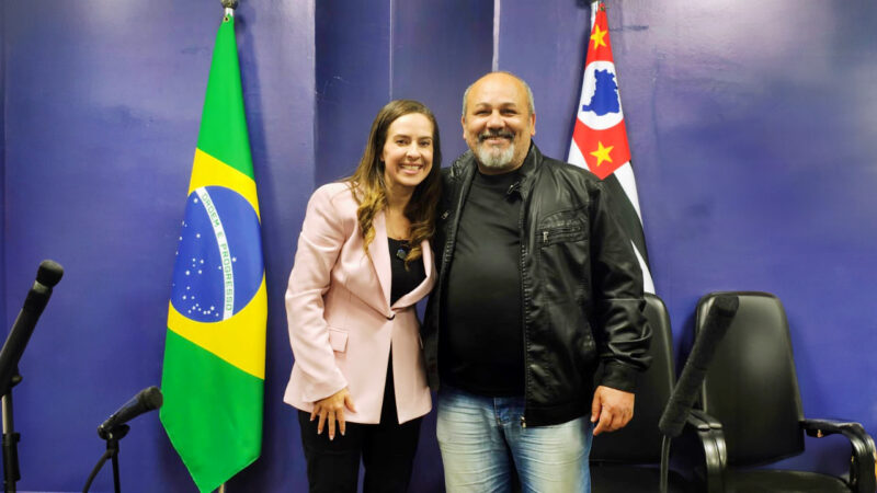 Presidente Cláudio Fernandes participa da solenidade de posse da deputada estadual Professora Camila Godoi